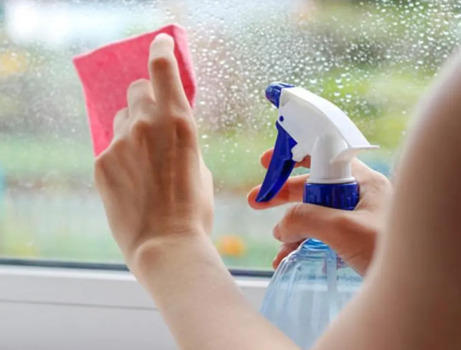 Consejos para limpiar los vidrios de tu casa 