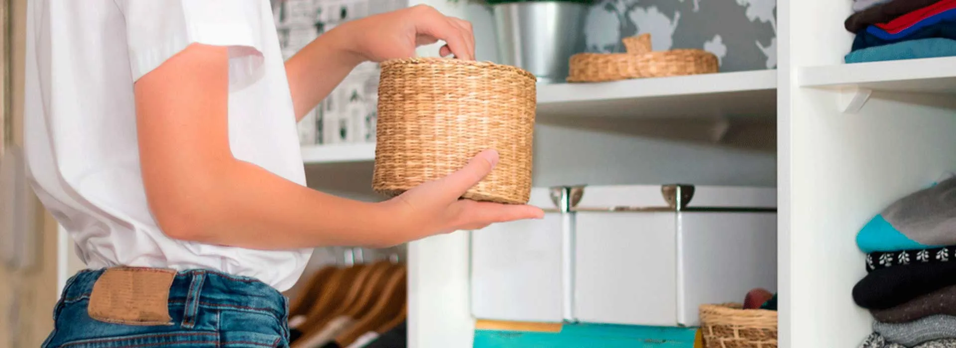Consejos para mantener el closet de tu dormitorio siempre ordenado