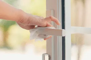 Preservando la Entrada Principal: Consejos Expertos para Cuidar las Puertas de tu Hogar